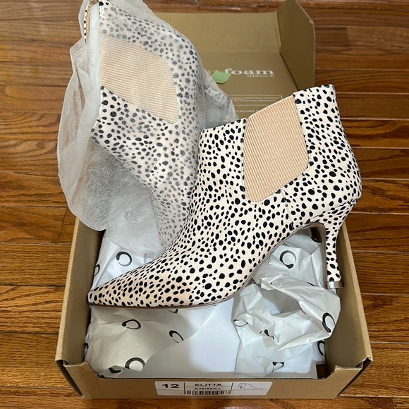 Journee Collection - Women's Elitta Booties Animal Print Size 12 - Picture 1 of 3